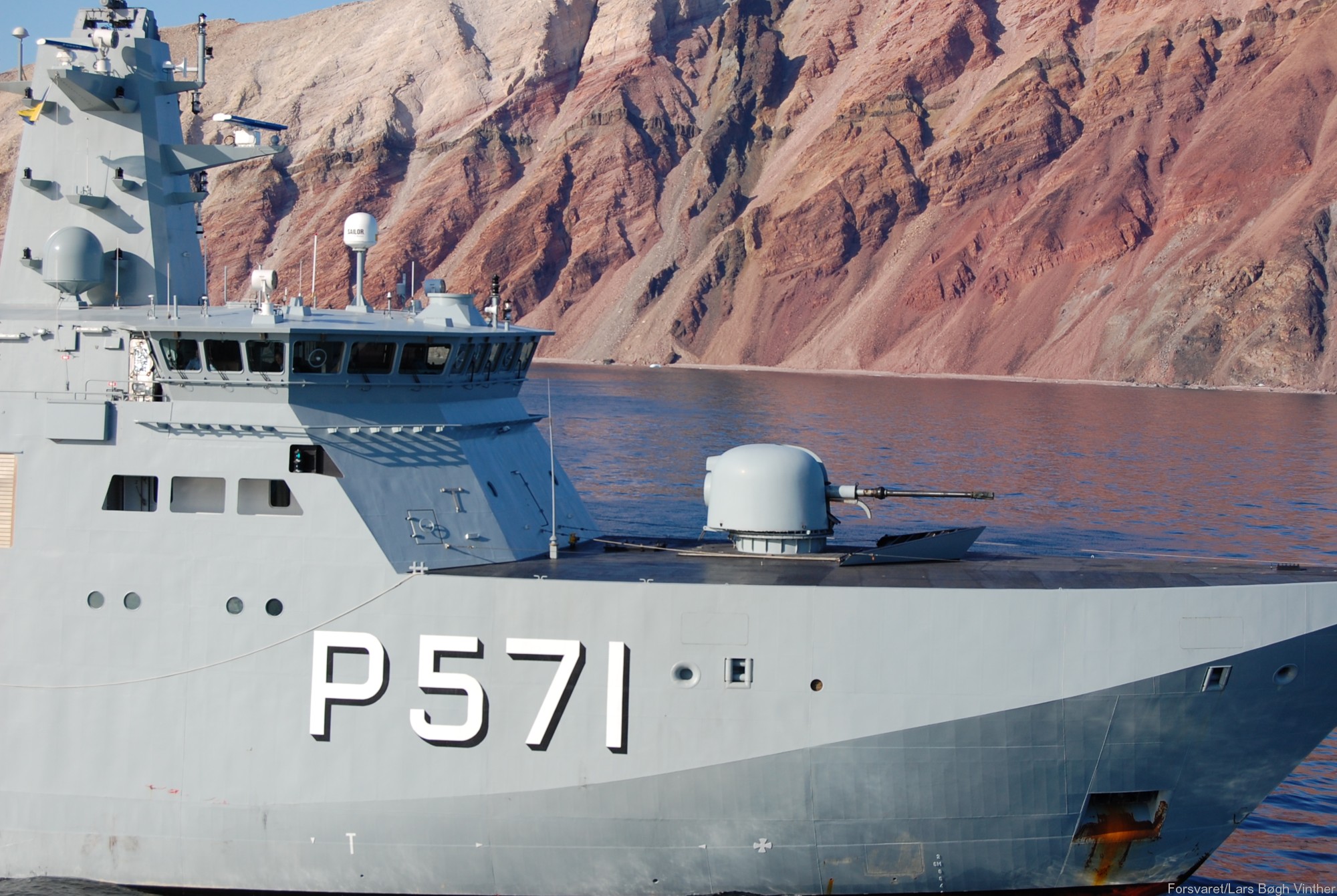 p-571 hdms ejnar mikkelsen knud rasmussen class offshore patrol vessel opv royal danish navy inspektionsfartøj 29