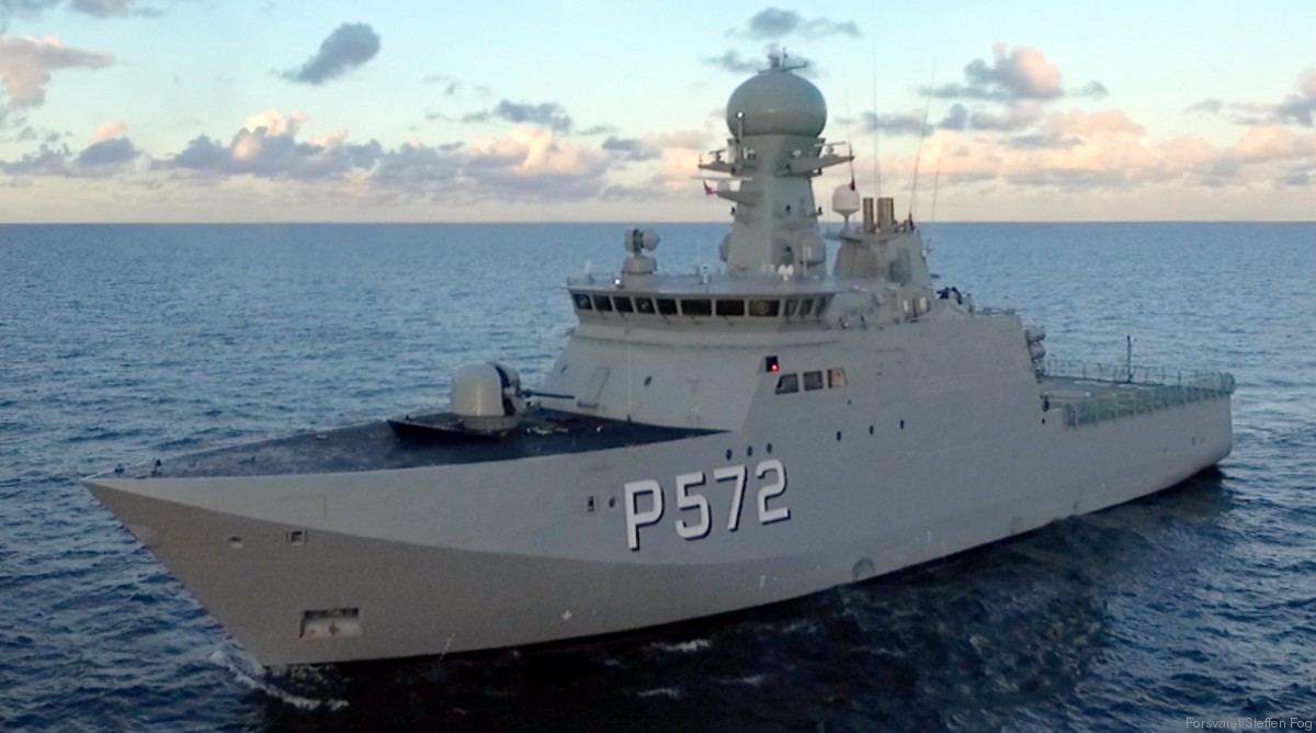 p-572 hdms lauge koch knud rasmussen class offshore patrol vessel royal danish navy inspektionsfartøj 04