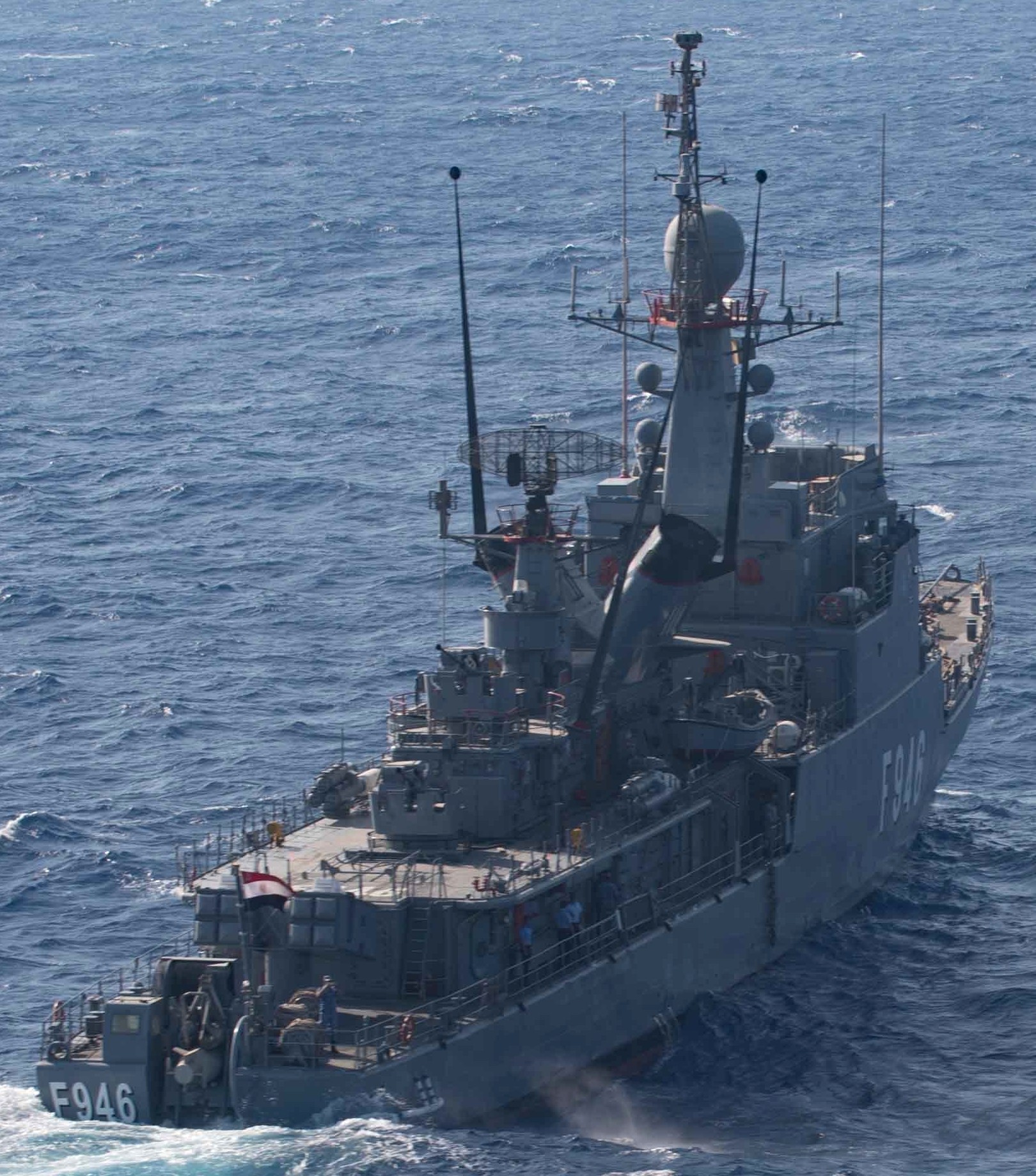 f-946 ens el suez descubierta class corvette egyptian naval force navy towed sonar 03