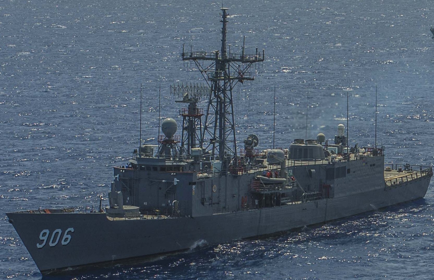f-906 ens toushka perry class frigate egyptian naval force navy 03