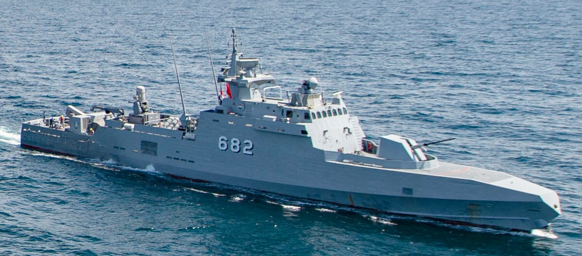 682 ens suleiman ezzat ambassador mk iii class fast missile craft egyptian naval force navy 03