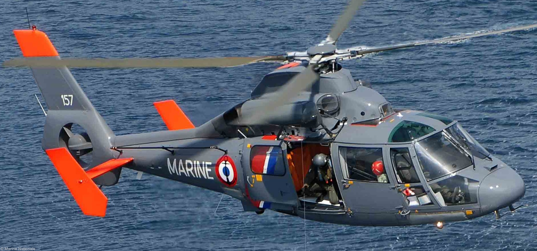 sa 365 dauphin helicopter french navy marine nationale aeronavale flottille 23 6157
