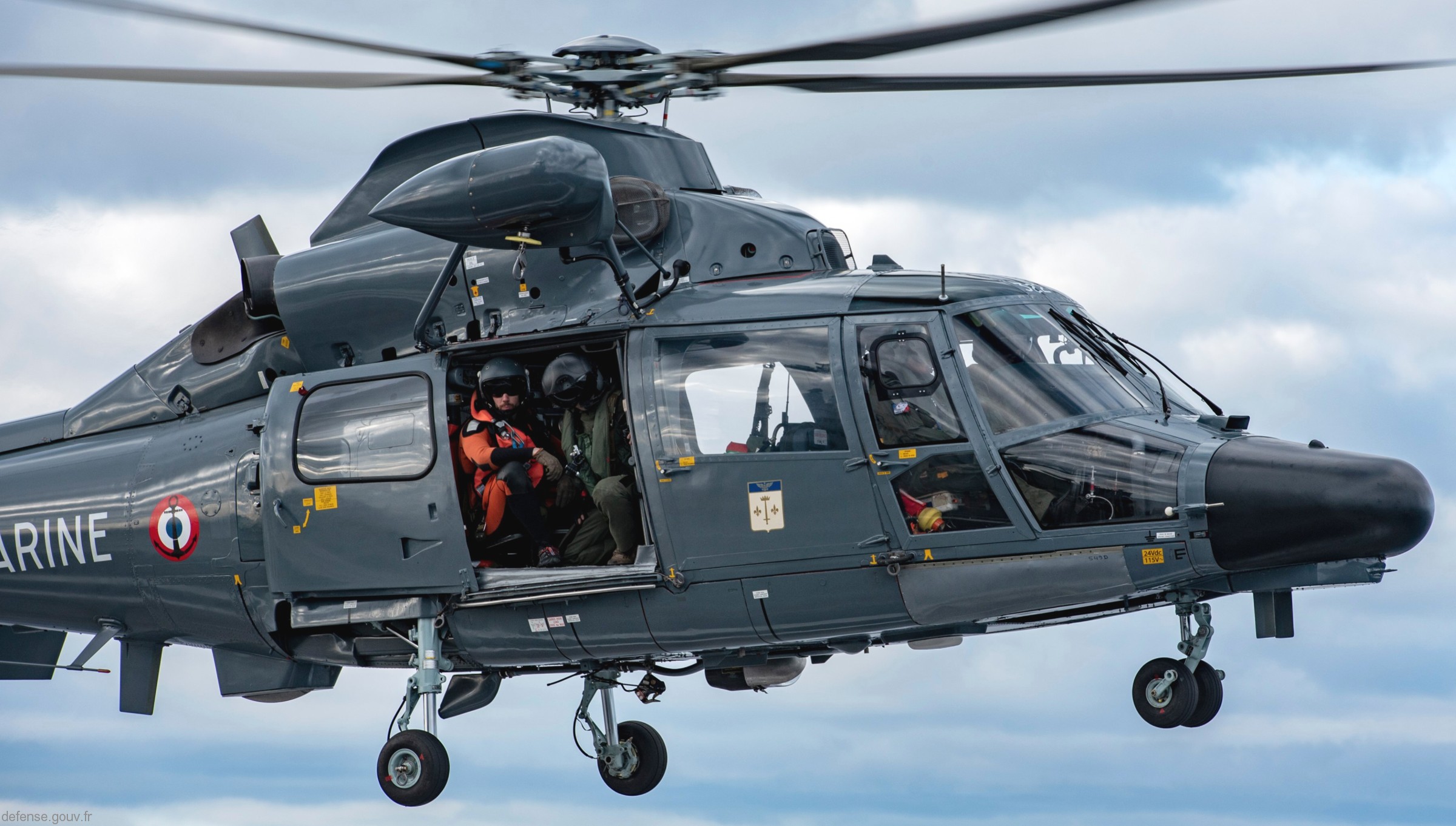sa365f dauphin helicopter flottille 35f french navy marine nationale 40