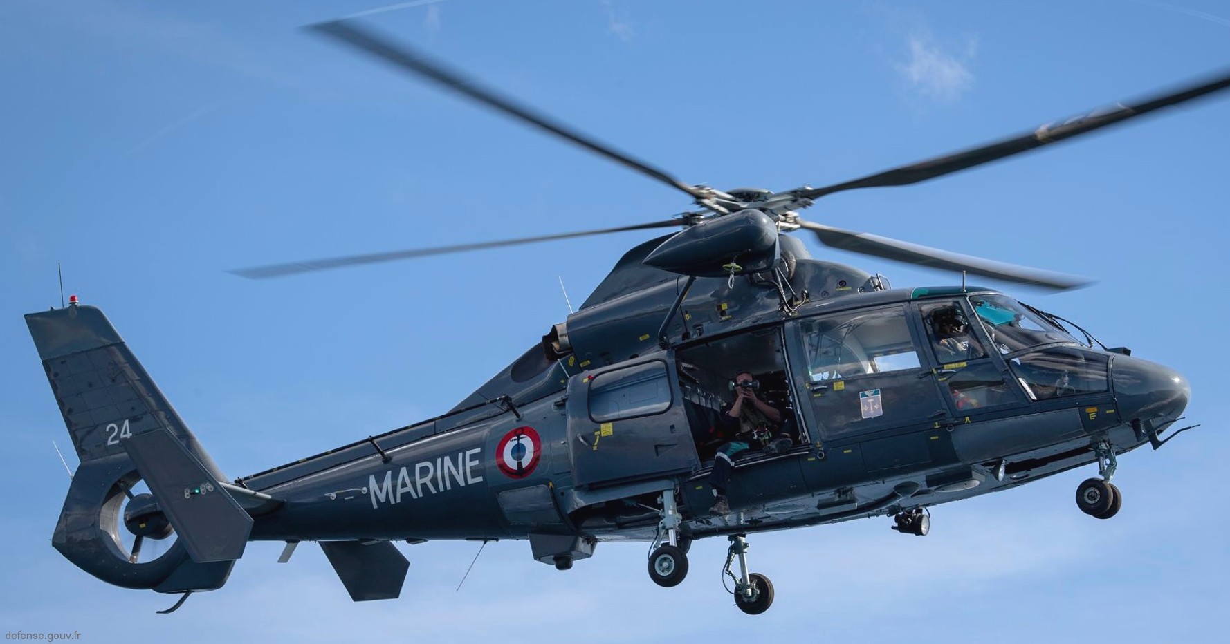sa365n dauphin helicopter flottille 35f french navy marine nationale 6024 41