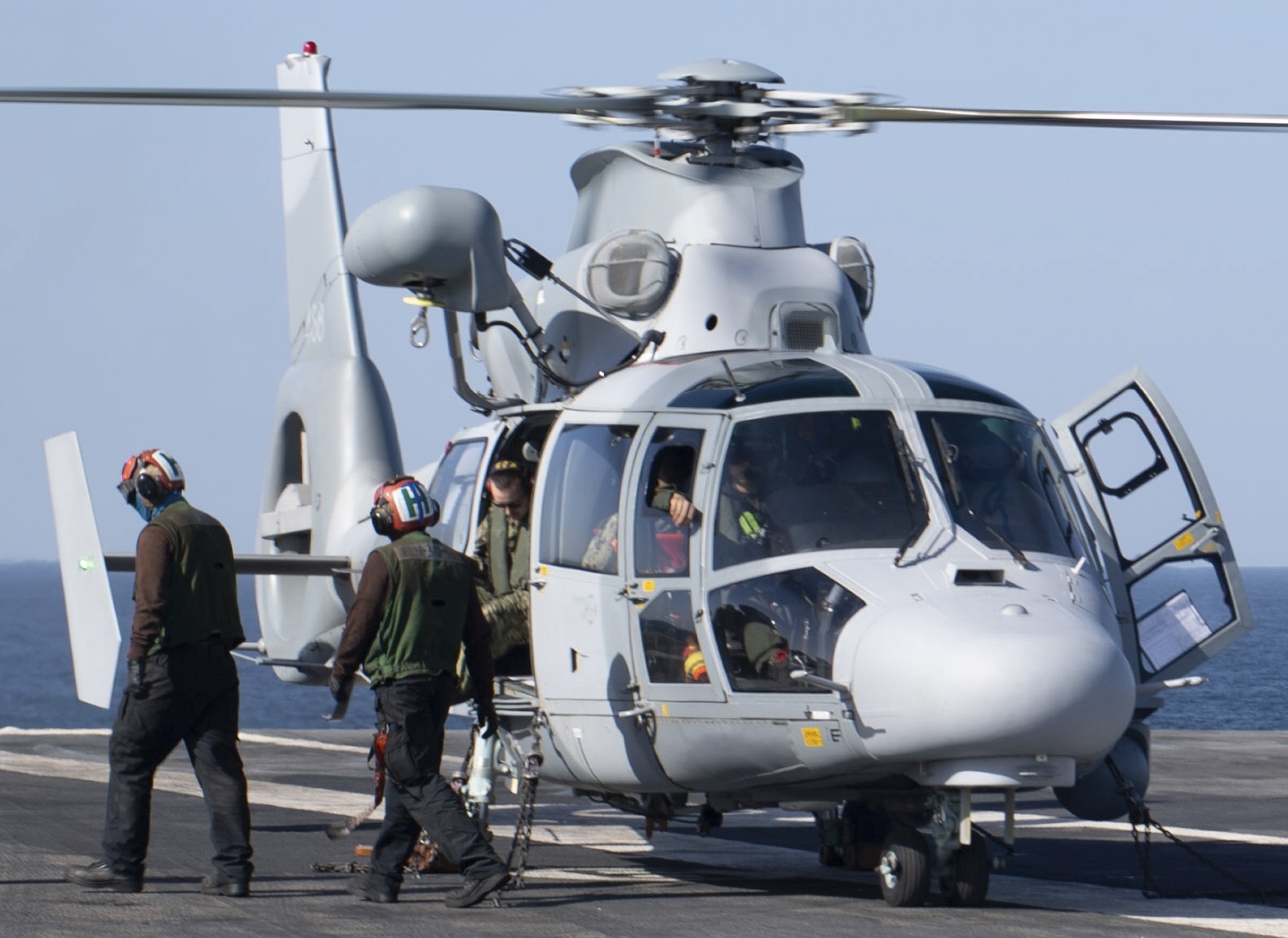 as-565sa panther helicopter french navy marine nationale flottille 36f ban hyeres toulon 34