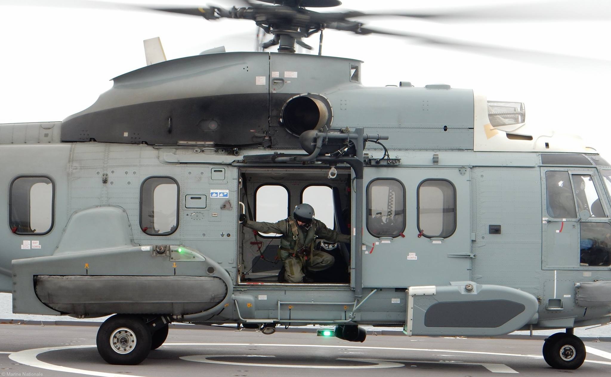 ec225 super puma french navy marine nationale flottille eurocopter 07
