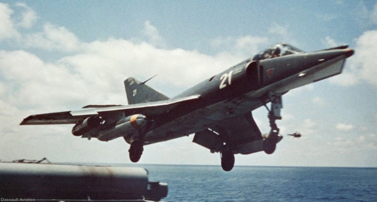 etendard ivm attack aircraft dassault french navy marine nationale flottille carrier 05