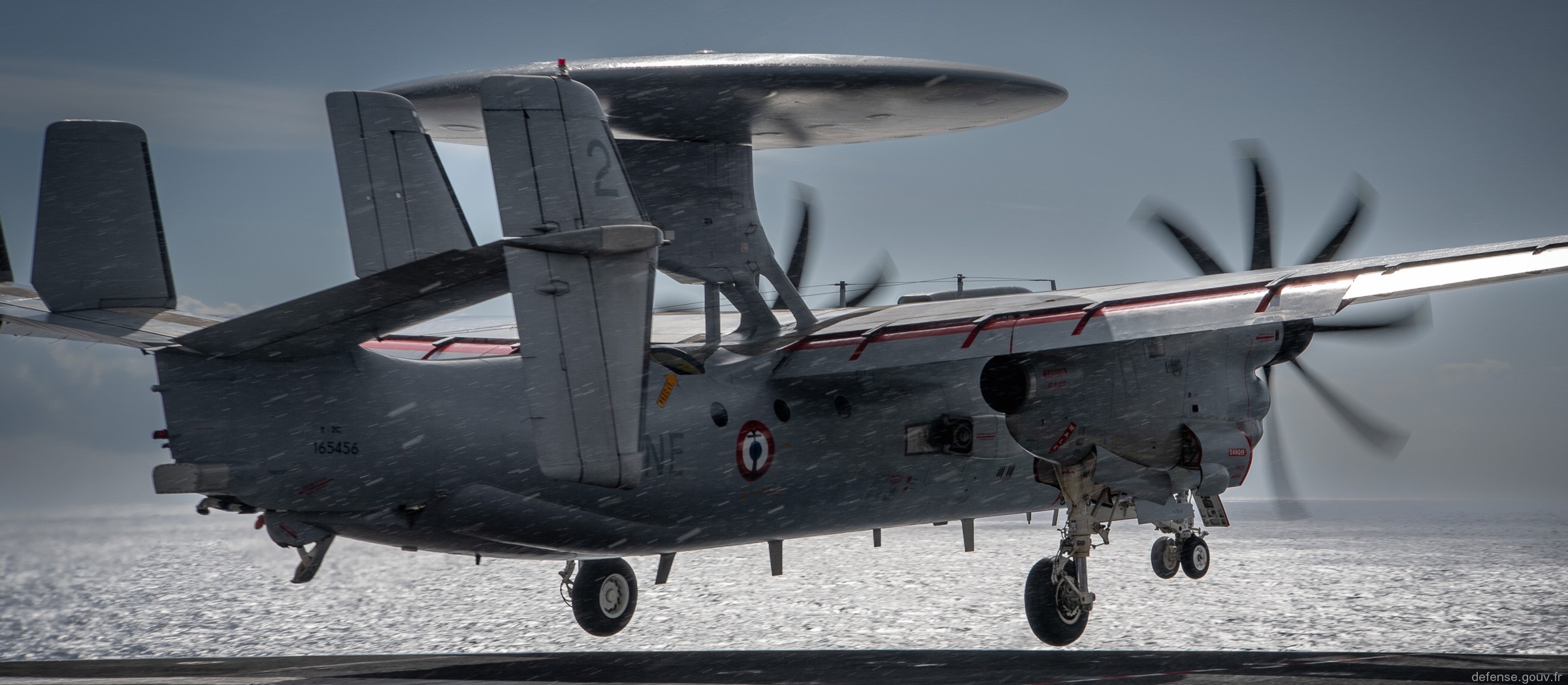 e-2c hawkeye french navy marine nationale grumman aeronavale flottille 4f aircraft carrier charles de gaulle r-91 12