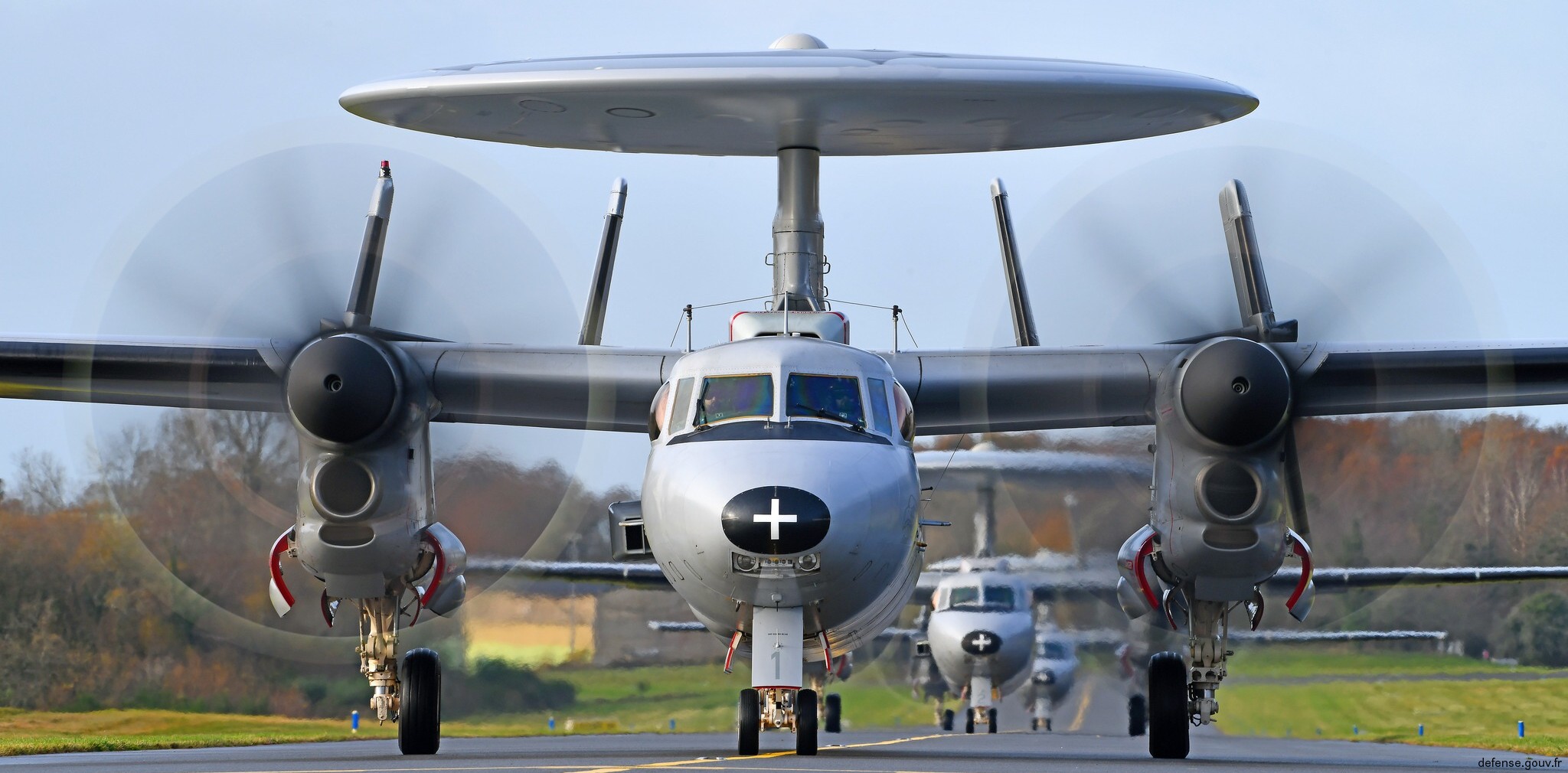 e-2c hawkeye french navy marine nationale grumman aeronavale flottille 4f aircraft carrier charles de gaulle r-91 17 lann bihoue