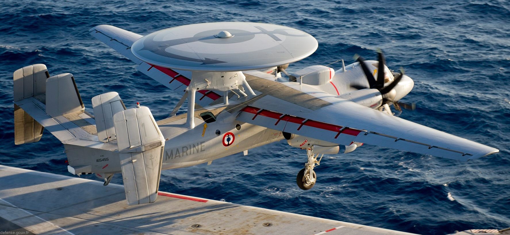 e-2c hawkeye french navy marine nationale grumman aeronavale flottille 4f aircraft carrier charles de gaulle r-91 18