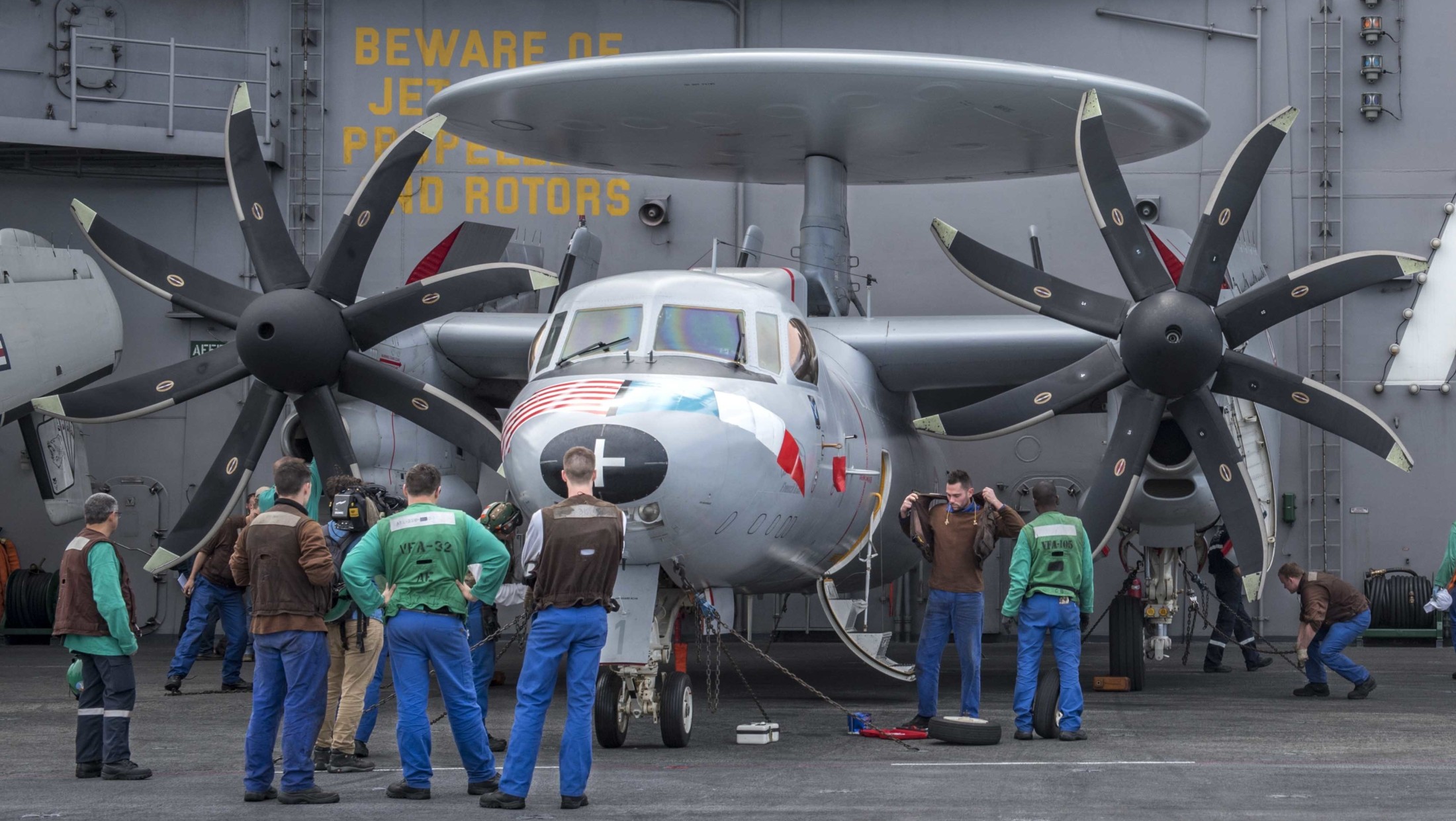 e-2c hawkeye french navy marine nationale grumman aeronavale flottille 4f aircraft carrier charles de gaulle r-91 39