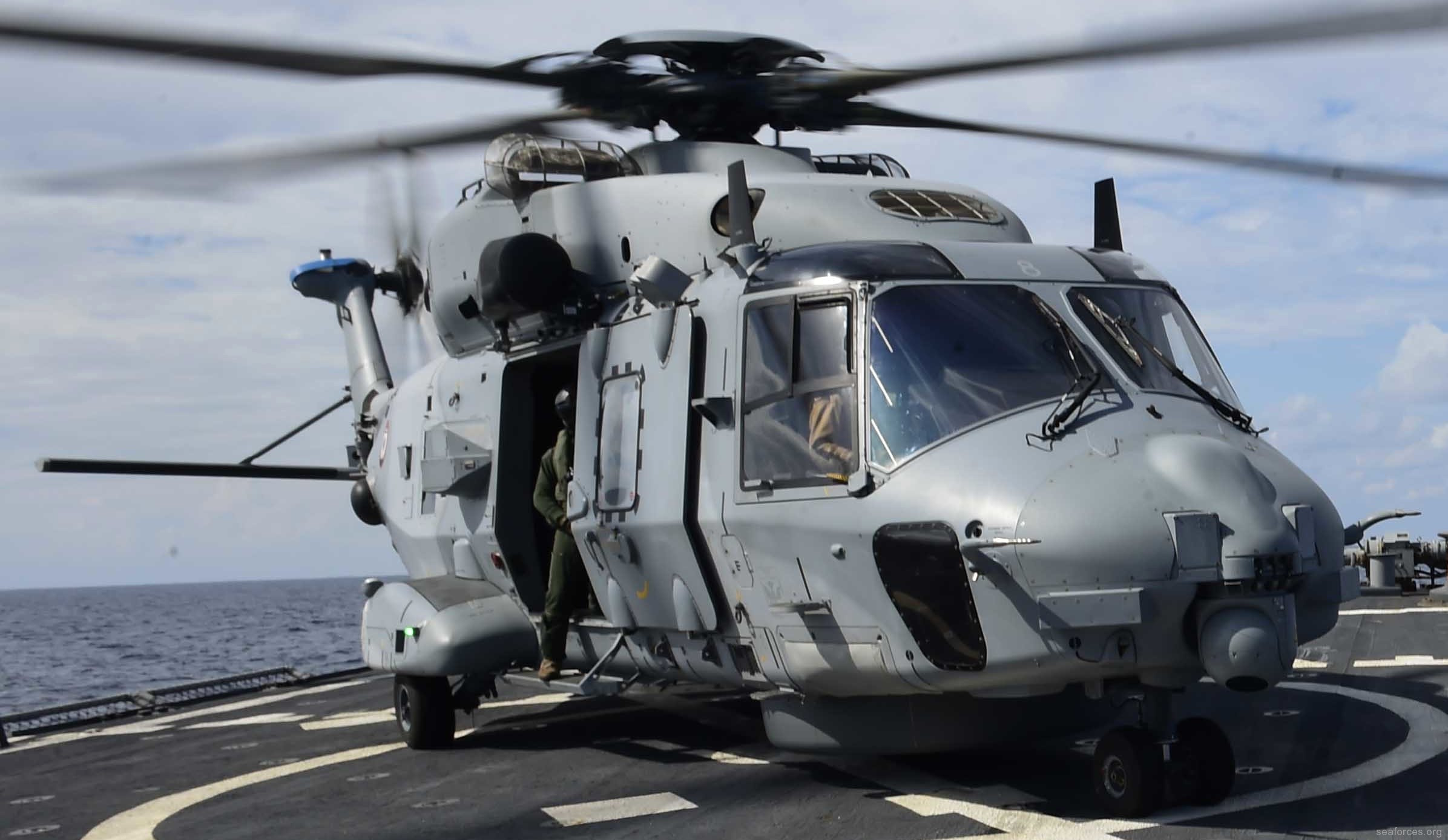 nh90 caiman nfh helicopter french navy marine nationale aeronavale flottille 31f 33f 27