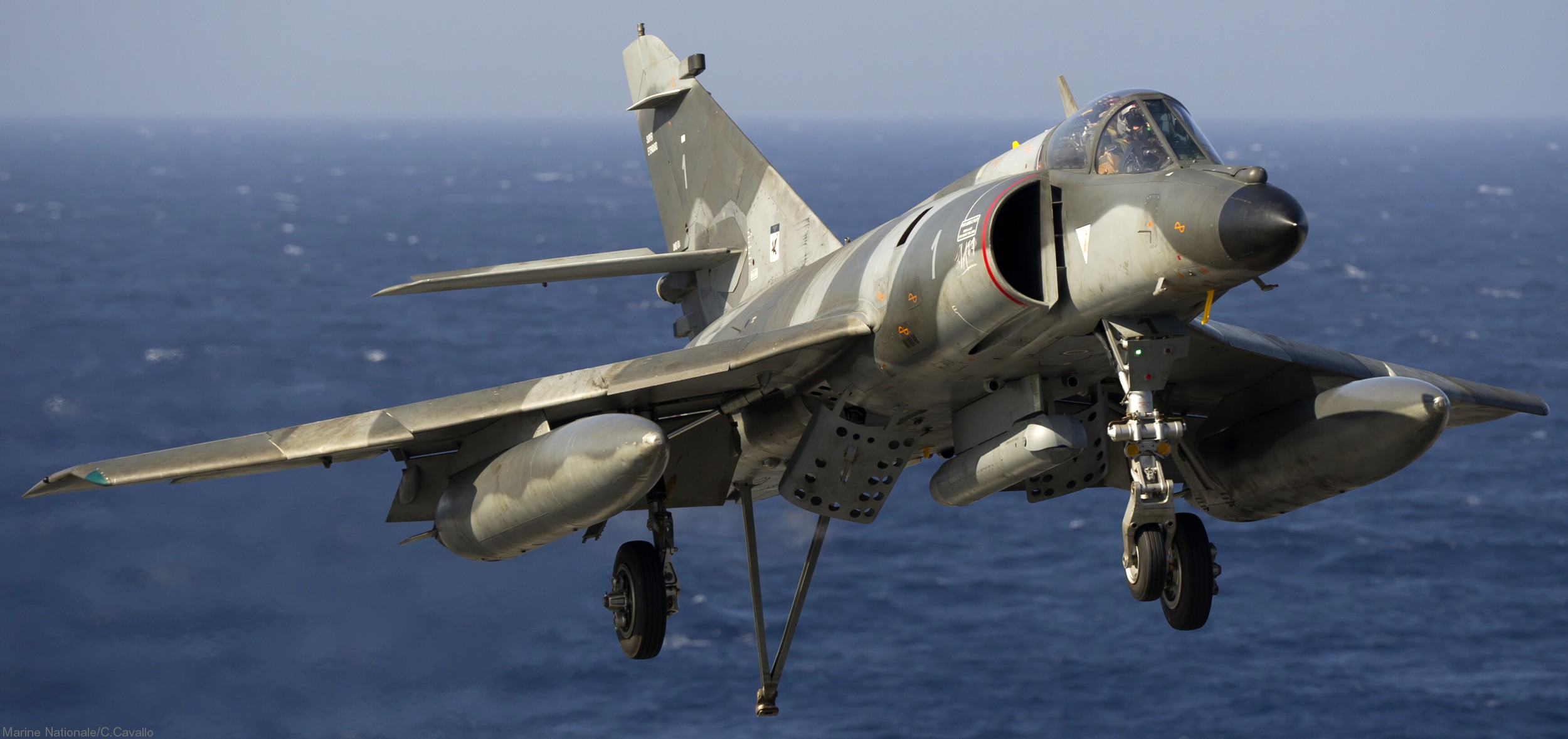 super etendard attack aircraft dassault french navy marine nationale flottille carrier 1-03