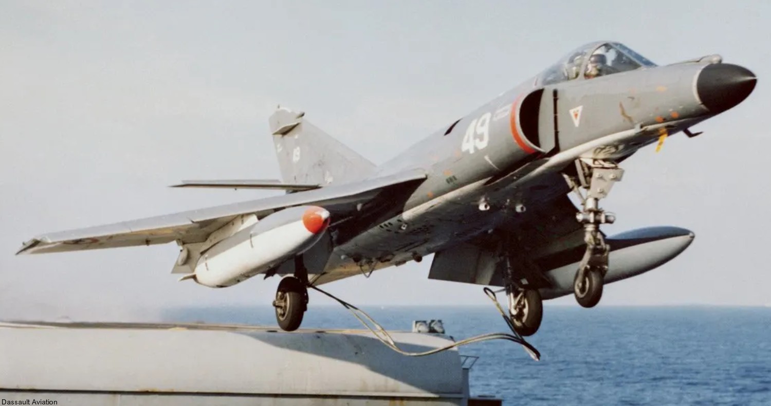 super etendard attack aircraft dassault french navy marine nationale flottille carrier 49-02