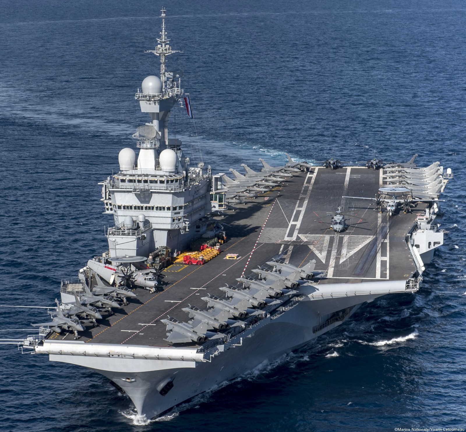 r91 fs charles de gaulle aircraft carrier french navy porte avion marine nationale 104