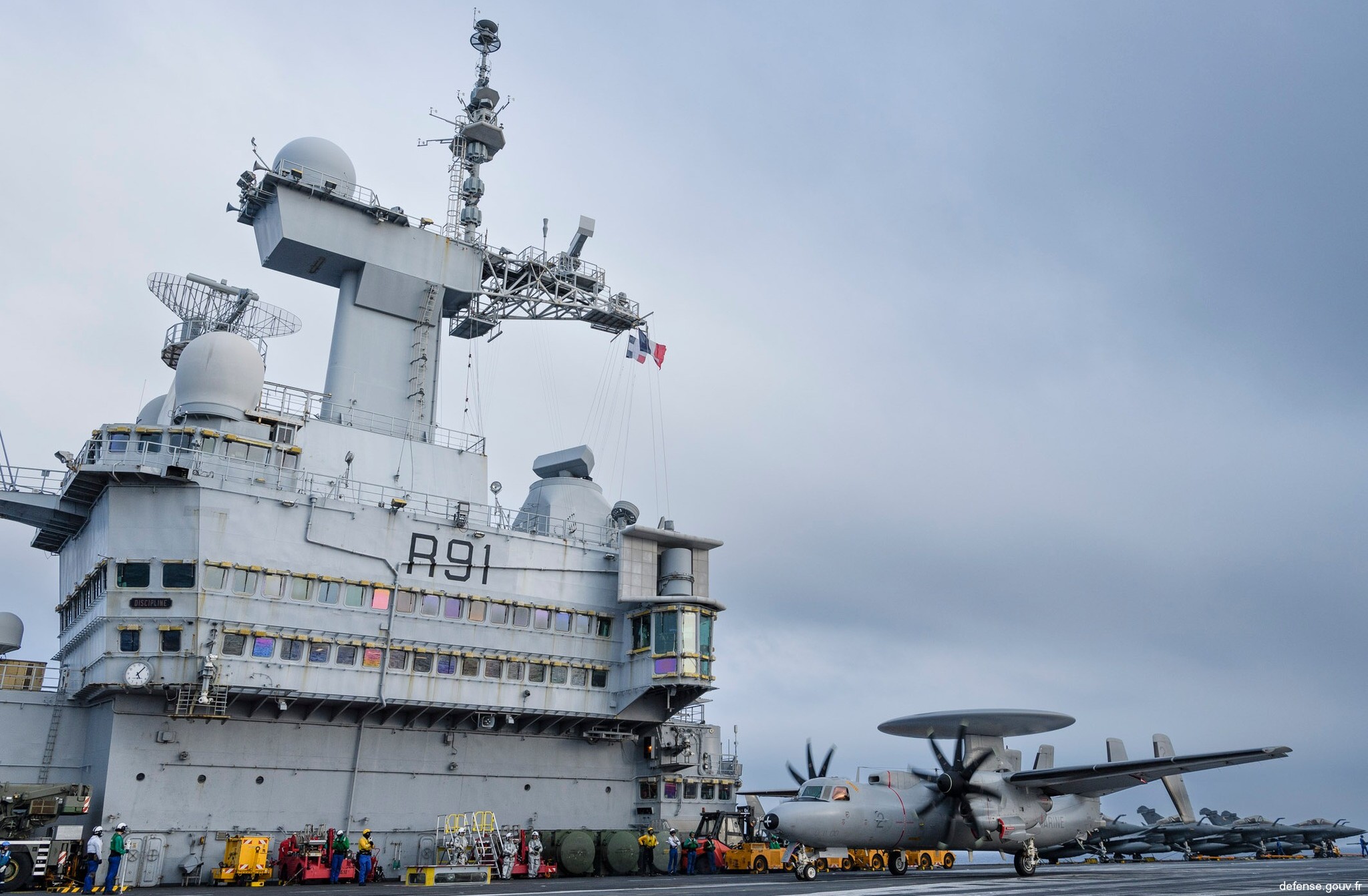 r91 fs charles de gaulle aircraft carrier french navy porte avion marine nationale e-2c hawkeye 108