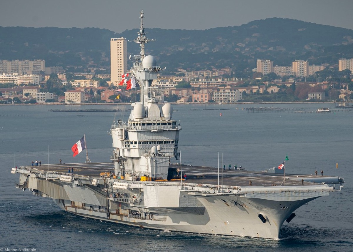 r-91 fs charles de gaulle aircraft carrier french navy marine nationale 68 toulon homeport