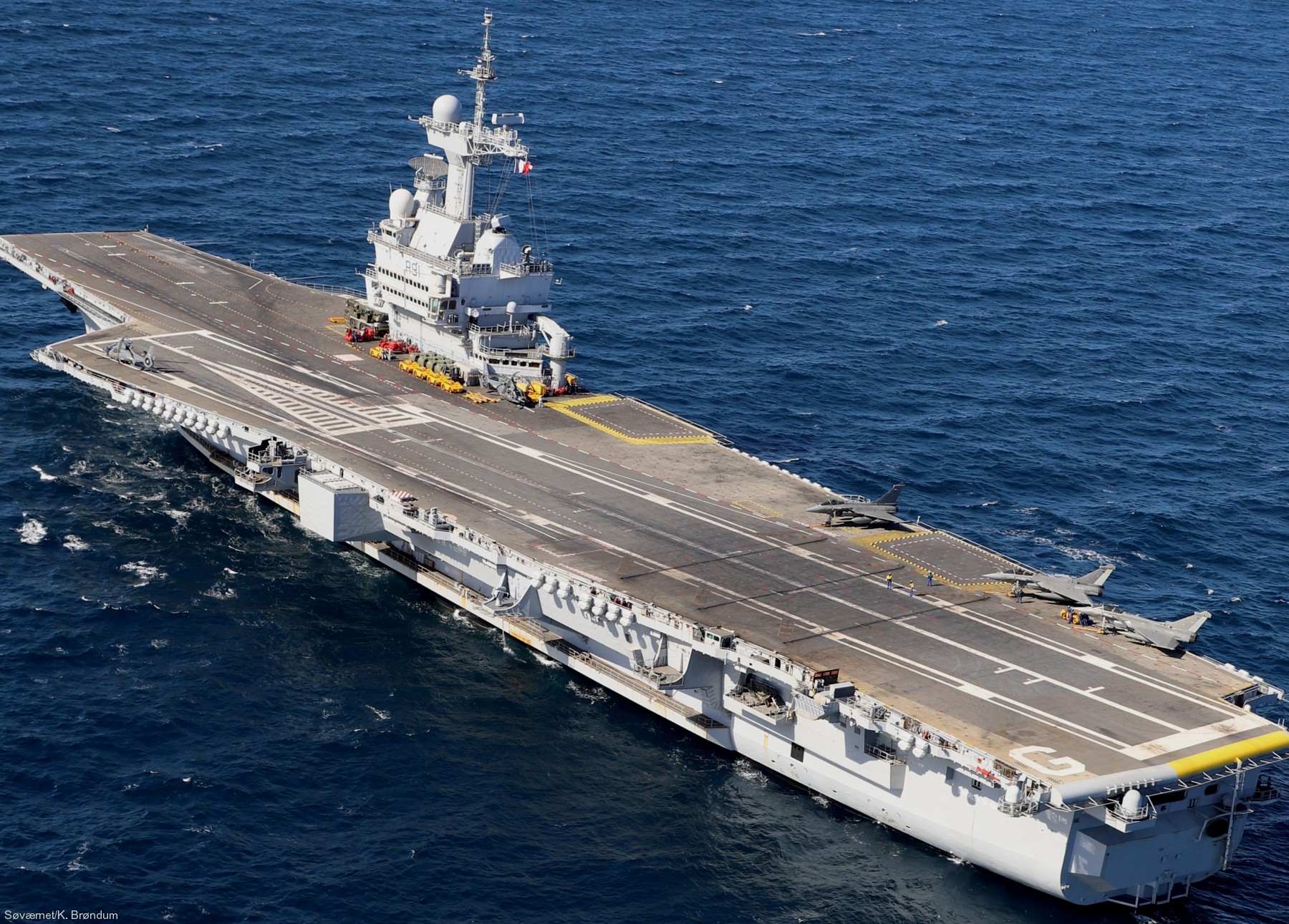 r-91 fs charles de gaulle aircraft carrier french navy porte avions 90