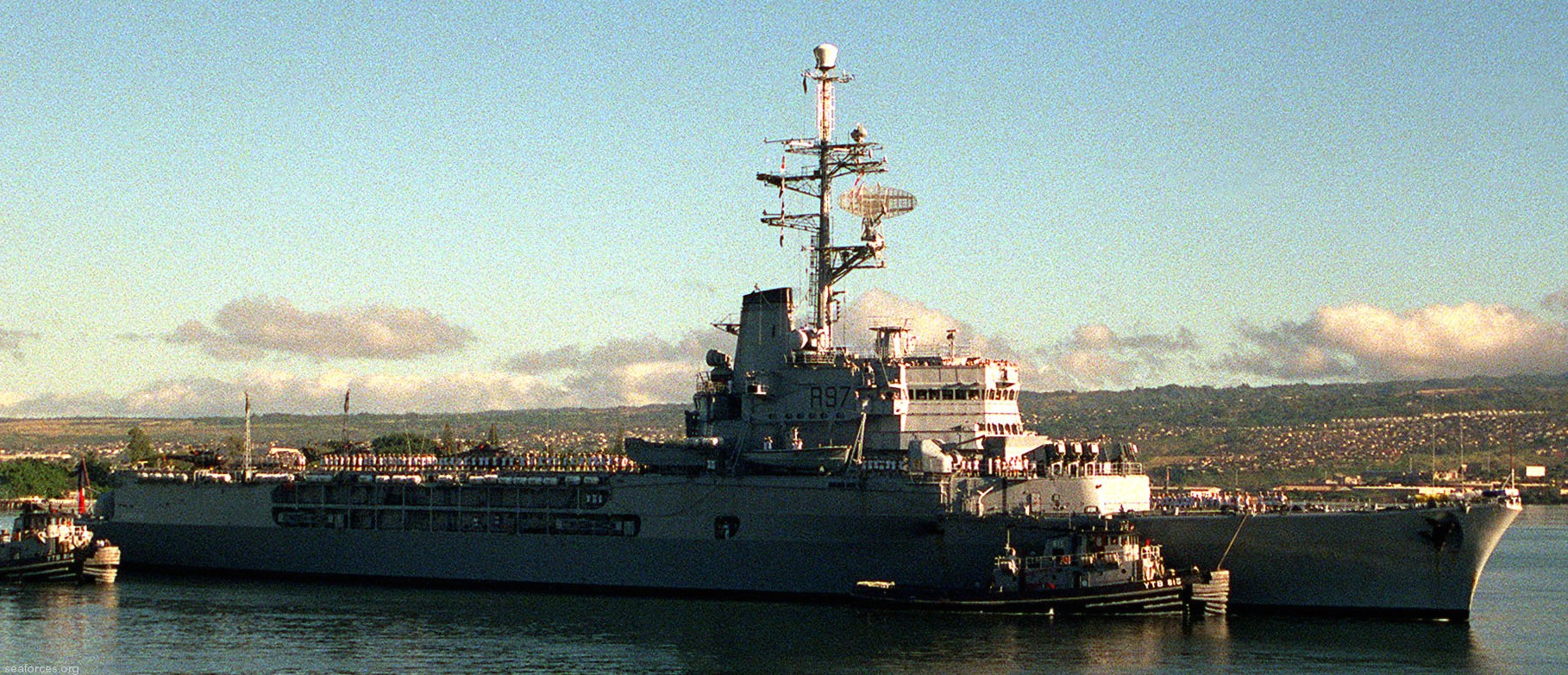 r-97 fs jeanne d'arc helicopter carrier cruiser french navy marine nationale 05 pearl harbor hawaii