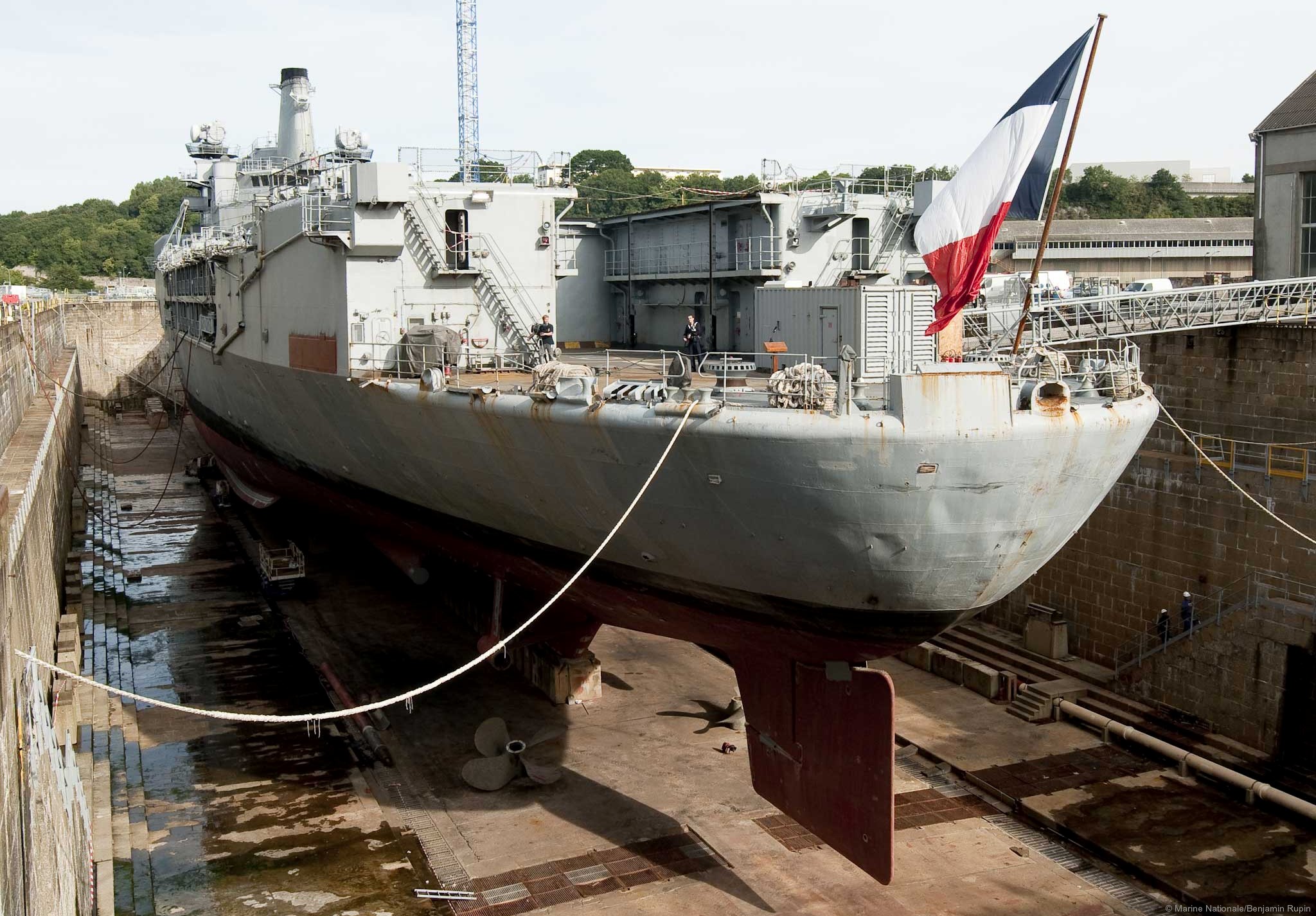 r-97 fs jeanne d'arc helicopter carrier cruiser french navy marine nationale 11 dry dock