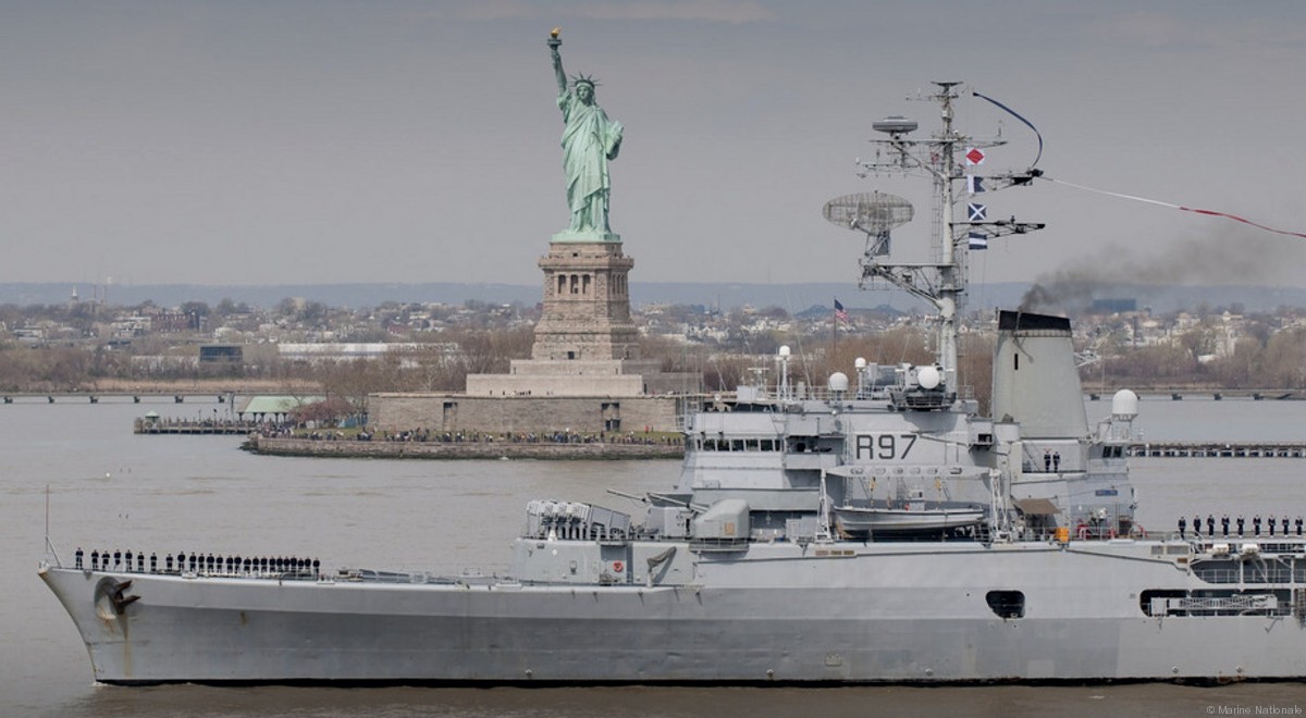 r-97 fs jeanne d'arc helicopter carrier cruiser french navy marine nationale 13 new york fleet week