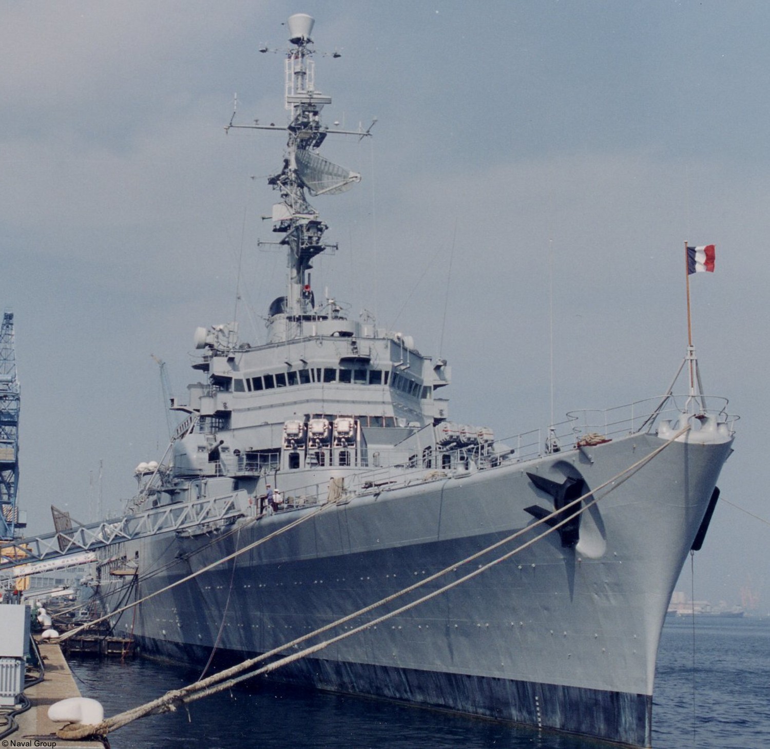 r97 fs jeanne d'arc helicopter carrier porte hélicoptères french navy marine nationale 21