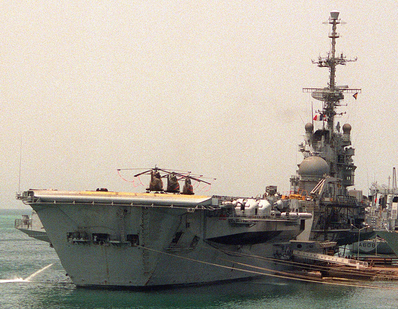 r-98 fs clemenceau aircraft carrier french navy marine nationale 07