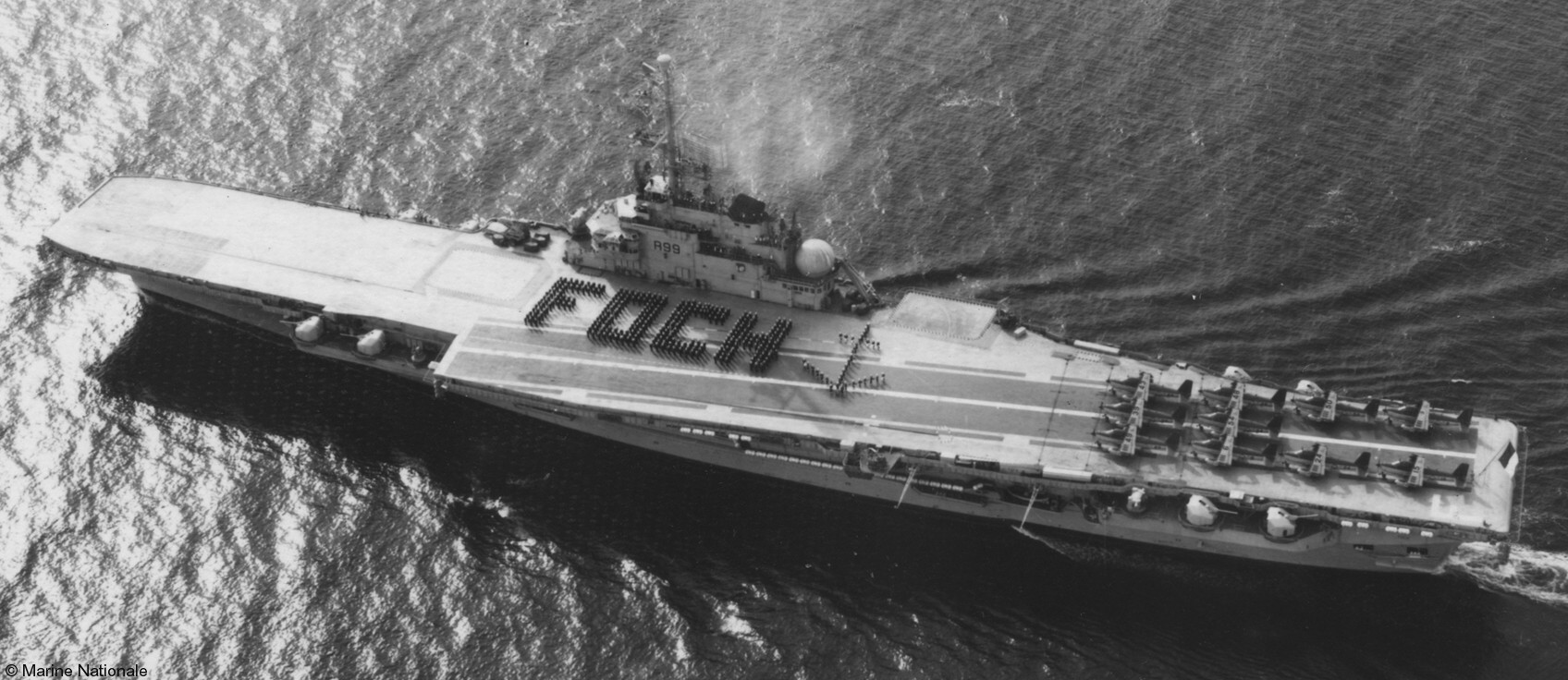r-99 fs foch aircraft carrier porte-avions french navy marine nationale 18
