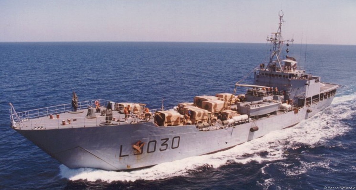 l-9030 champlain batral class amphibious landing ship tank french navy marine nationale 02