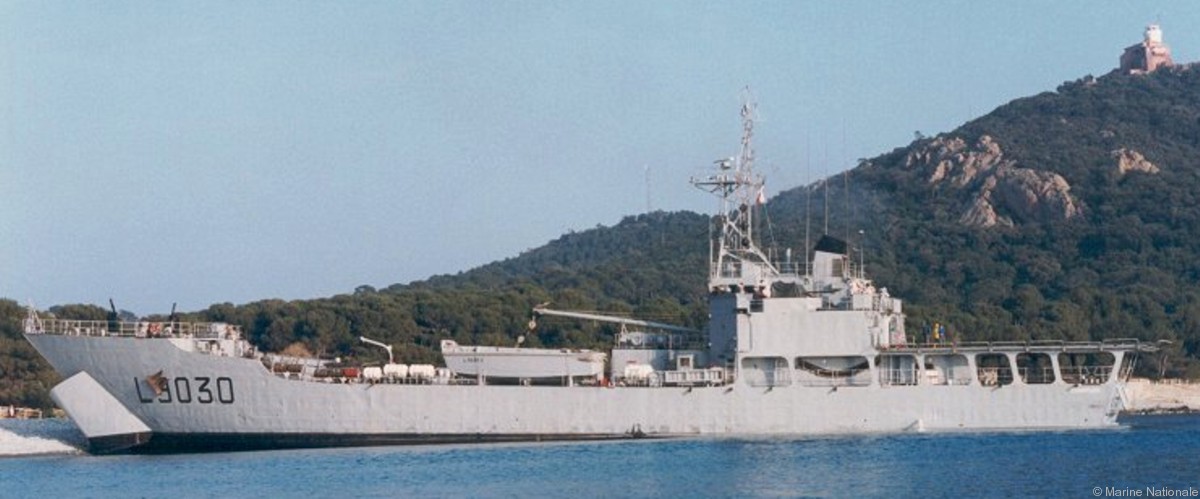 l-9030 champlain batral class amphibious landing ship tank french navy marine nationale 03