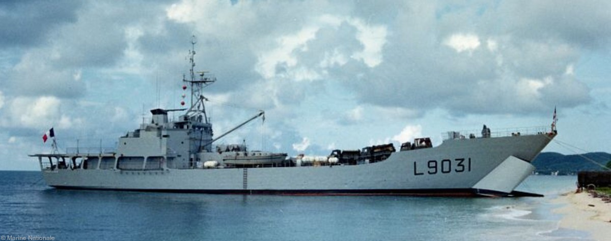 l-9031 francis garnier champlain batral class amphibious landing ship tank french navy marine nationale 02