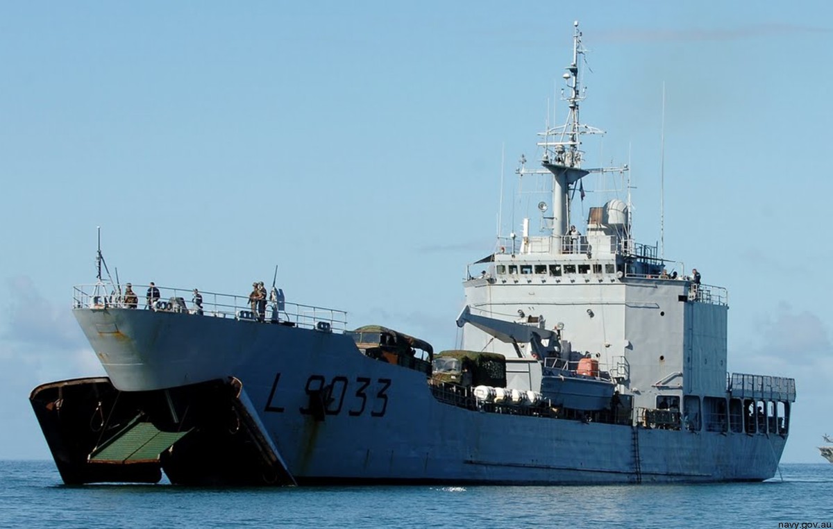 l-9033 jacques cartier champlain batral class amphibious landing ship tank french navy marine nationale 02
