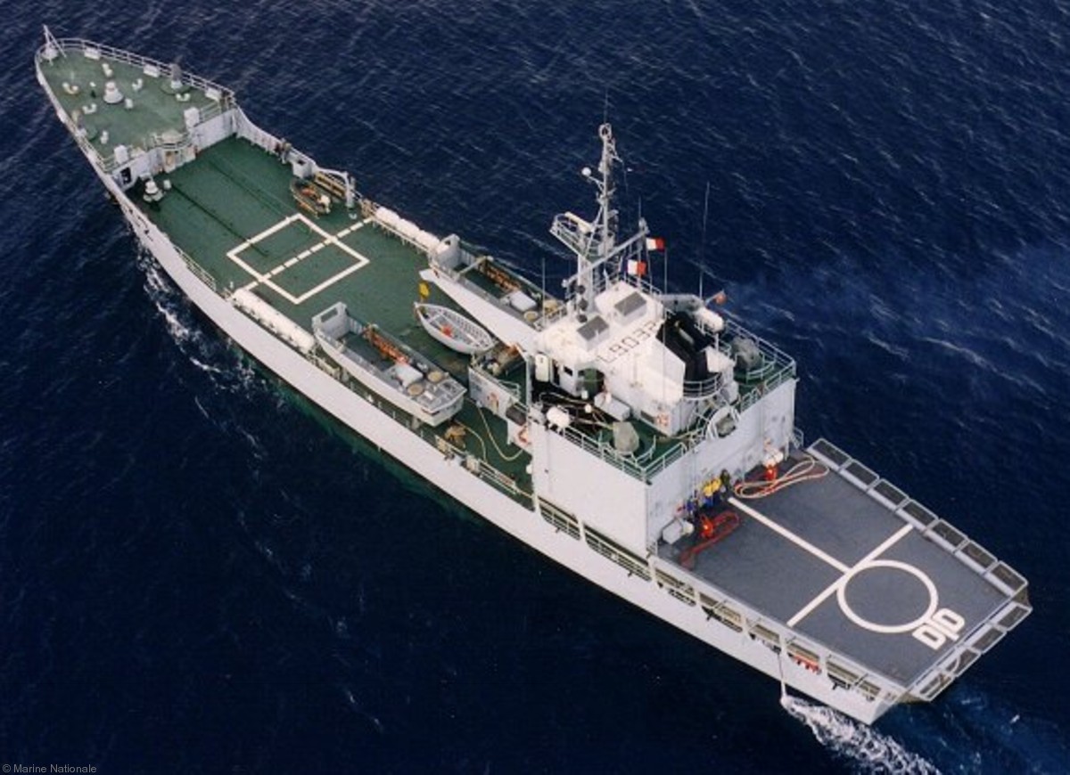 l-9032 dumont d'urville champlain batral class amphibious landing ship tank french navy marine nationale 09