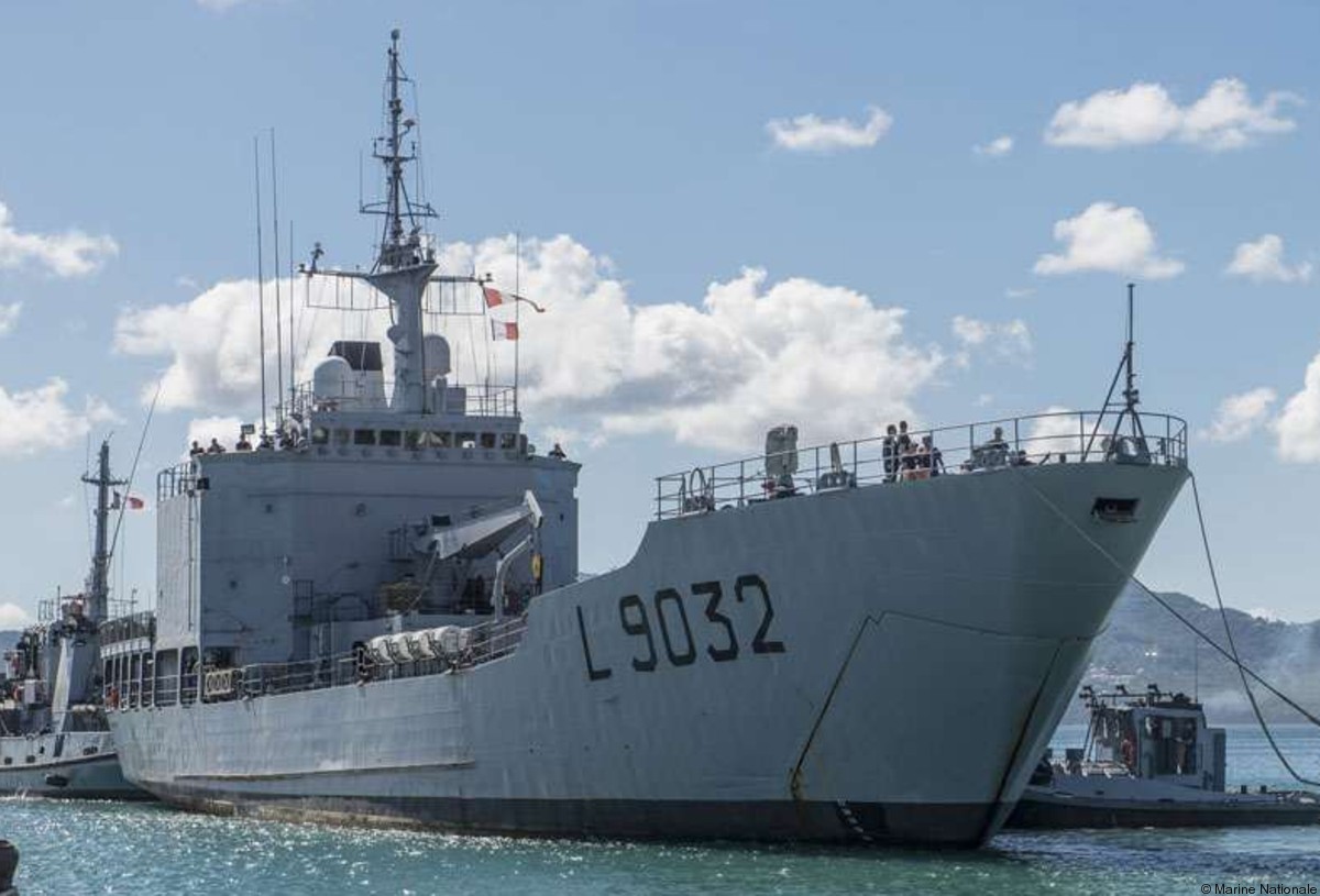 l-9032 dumont d'urville champlain batral class amphibious landing ship tank french navy marine nationale 10