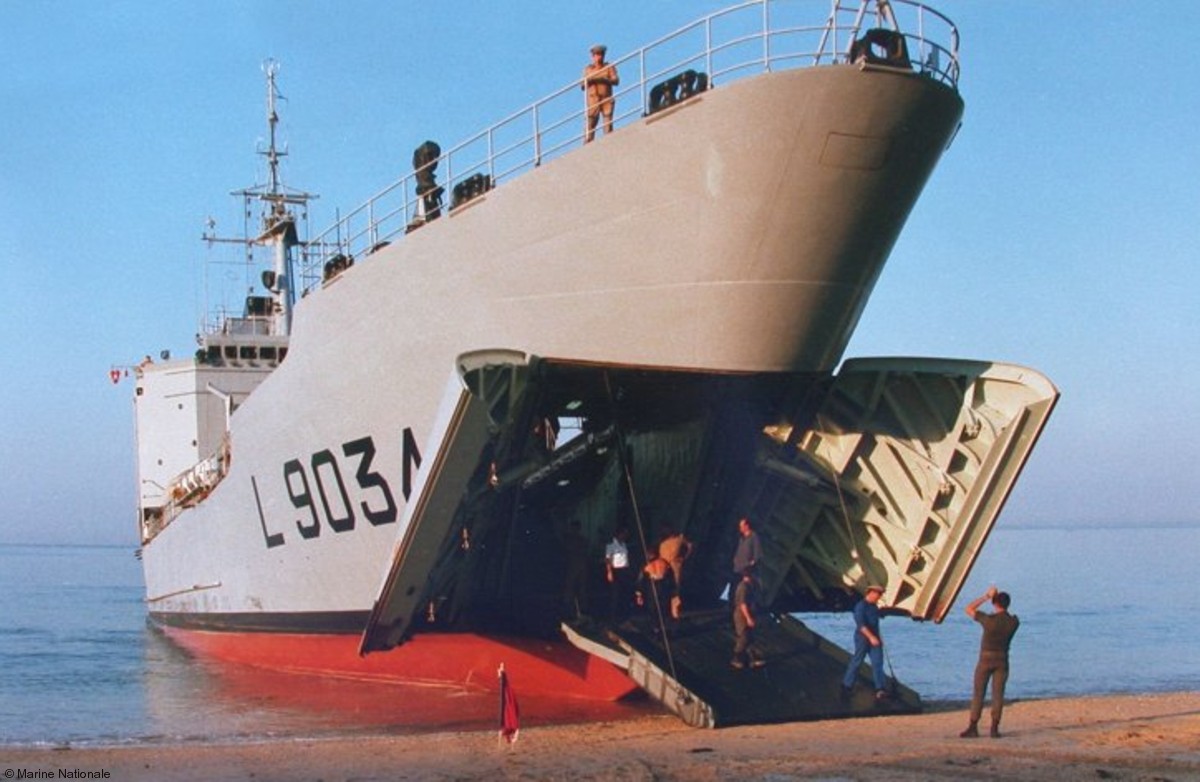 l-9034 la grandiere champlain batral class amphibious landing ship tank french navy marine nationale 04