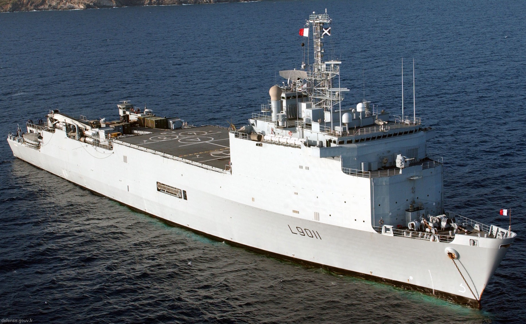 l-9011 fs foudre amphibious landing ship platform dock lpd french navy marine nationale tcd 02