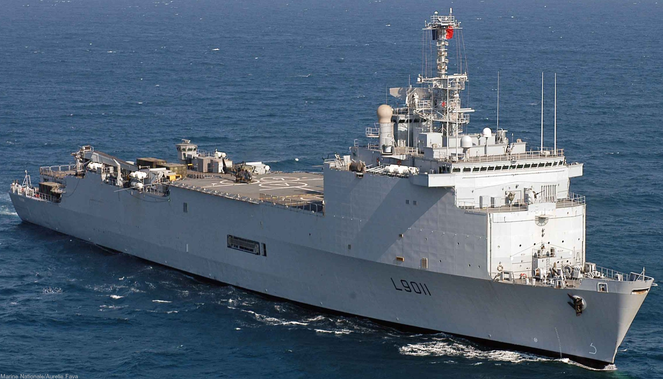 l-9011 fs foudre amphibious landing ship platform dock lpd french navy marine nationale tcd 04