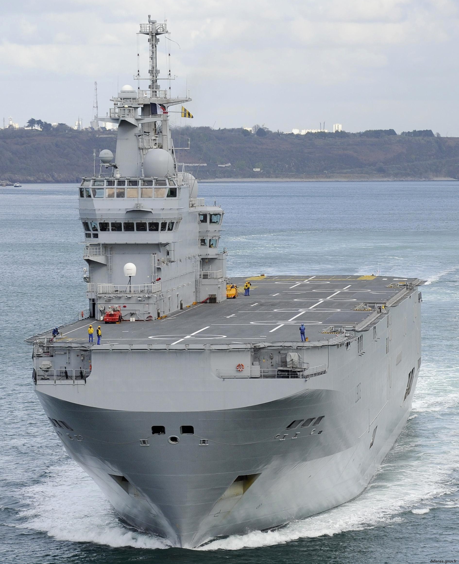 l-9013 fs mistral amphibious assault command ship french navy marine nationale 03