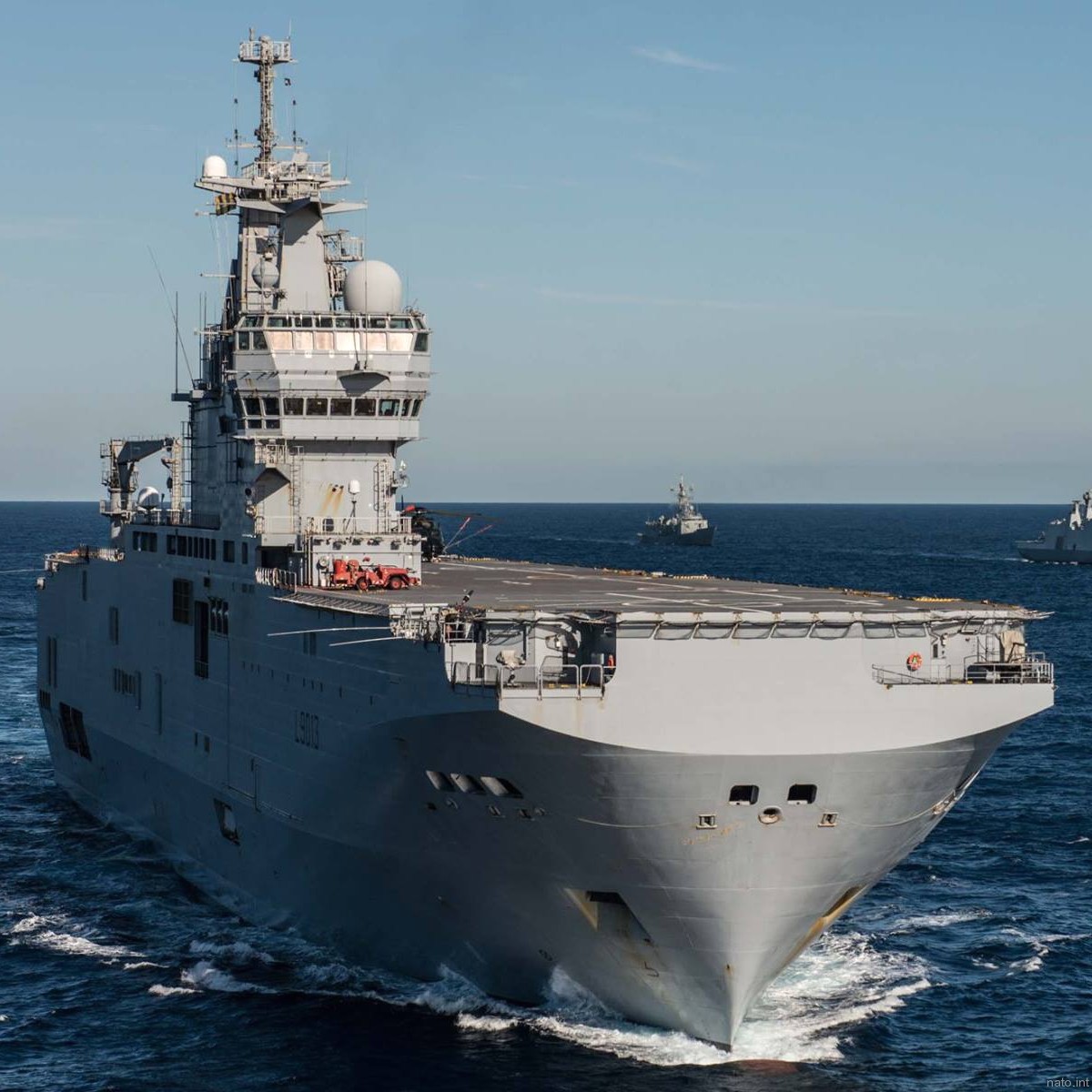 l-9013 fs mistral amphibious assault command ship french navy marine nationale 04