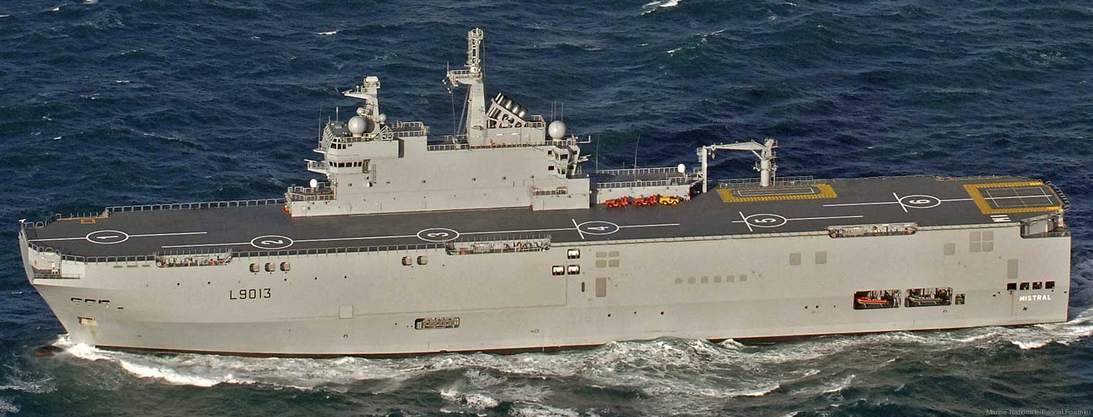 l-9013 fs mistral amphibious assault command ship french navy marine nationale 05