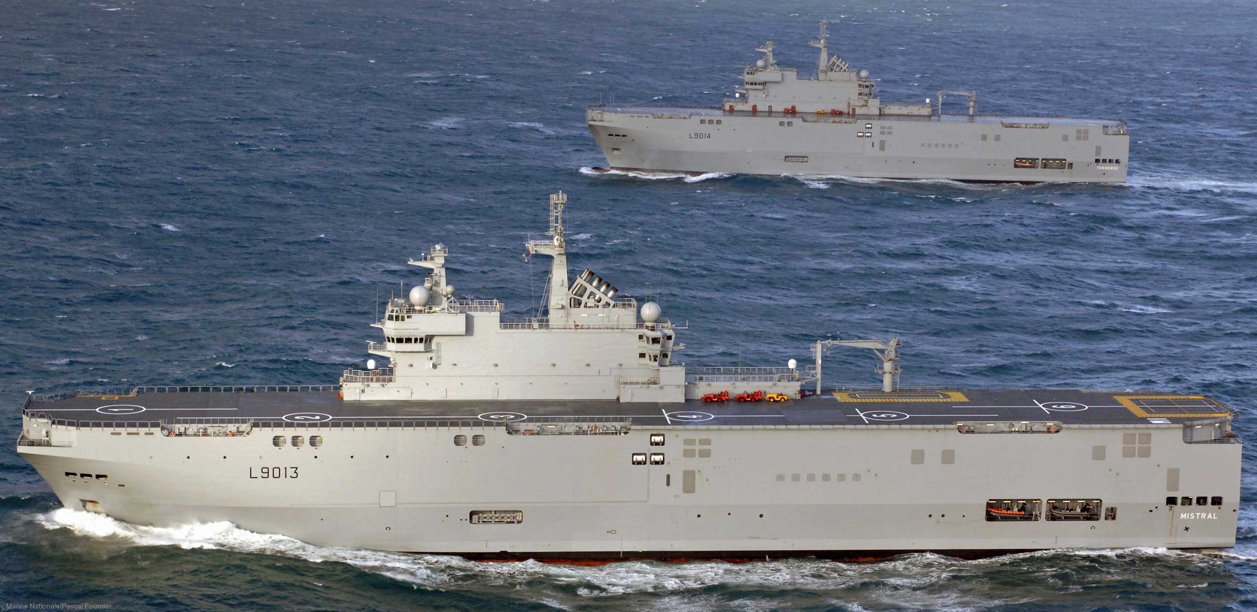 l-9013 fs mistral amphibious assault command ship french navy marine nationale 10