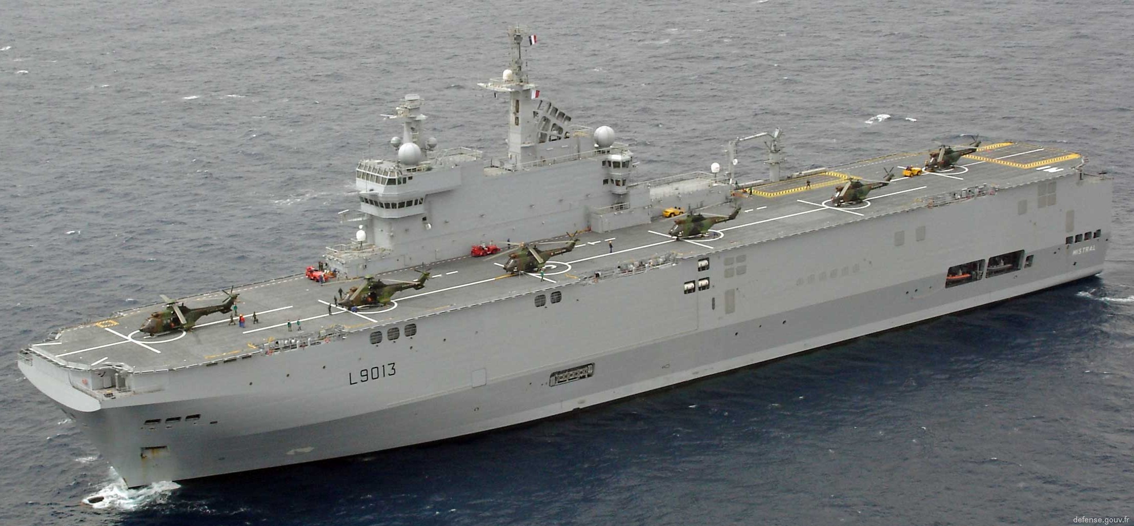 l-9013 fs mistral amphibious assault command ship french navy marine nationale 12