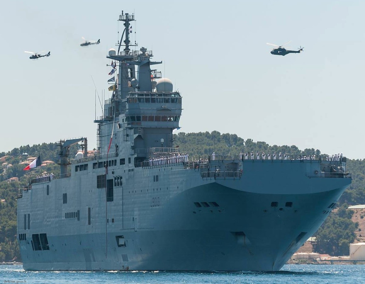 l-9013 fs mistral amphibious assault command ship french navy marine nationale 16