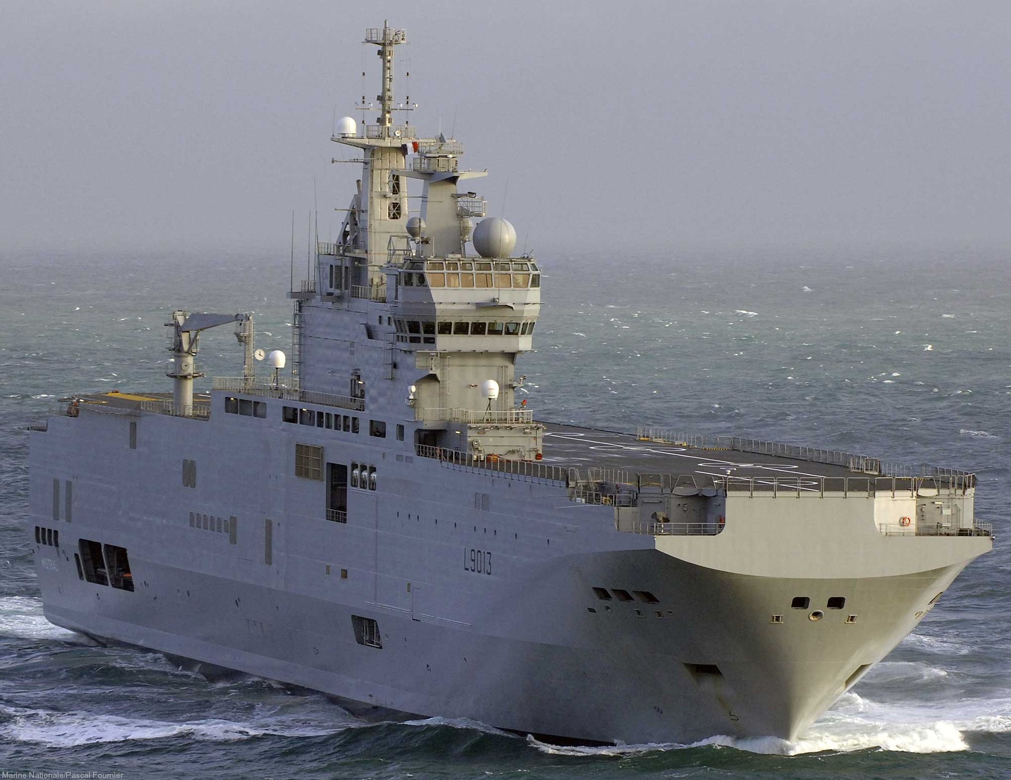 l-9013 fs mistral amphibious assault command ship french navy marine nationale 18