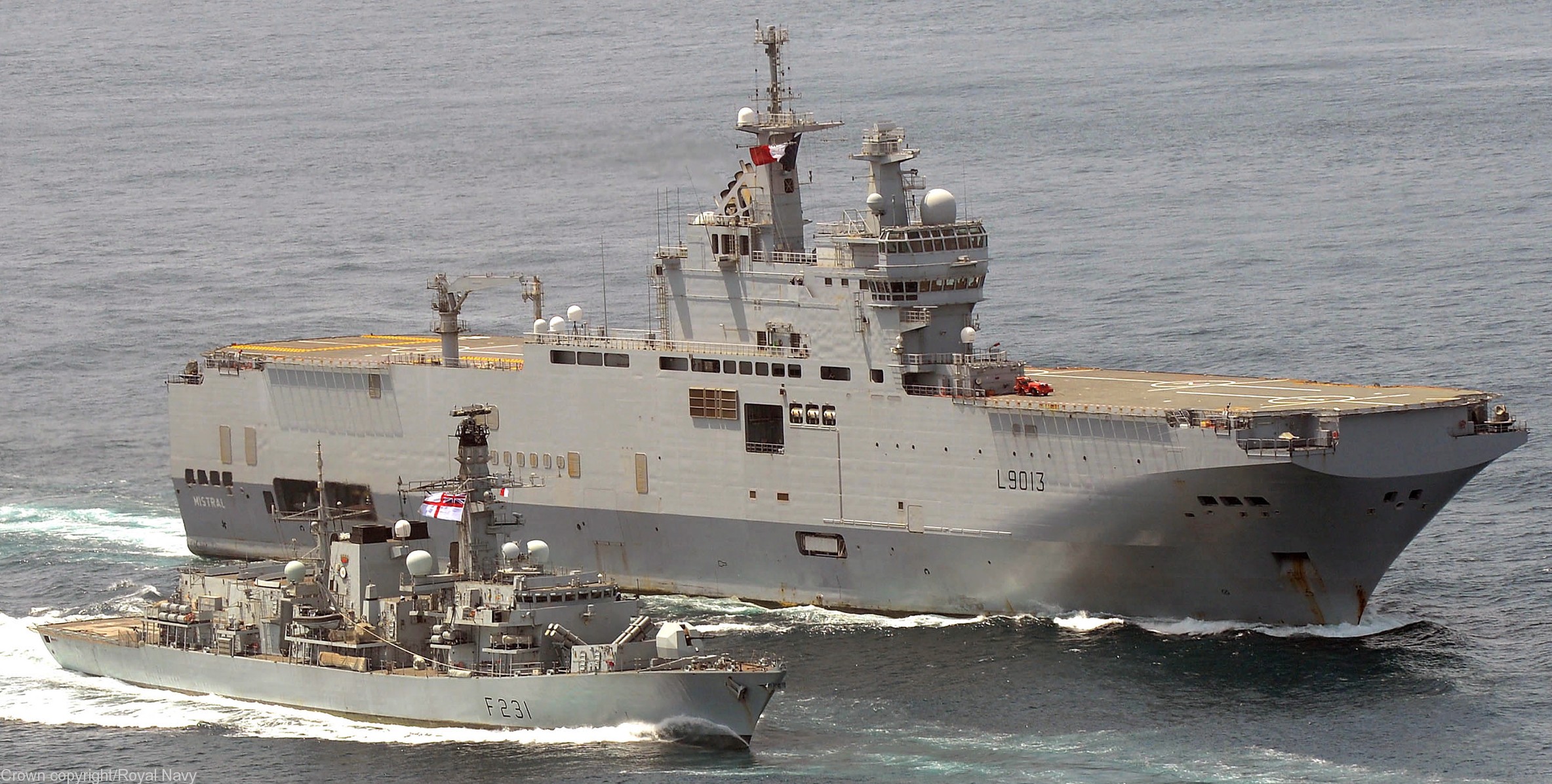 l-9013 fs mistral amphibious assault command ship french navy marine nationale 21