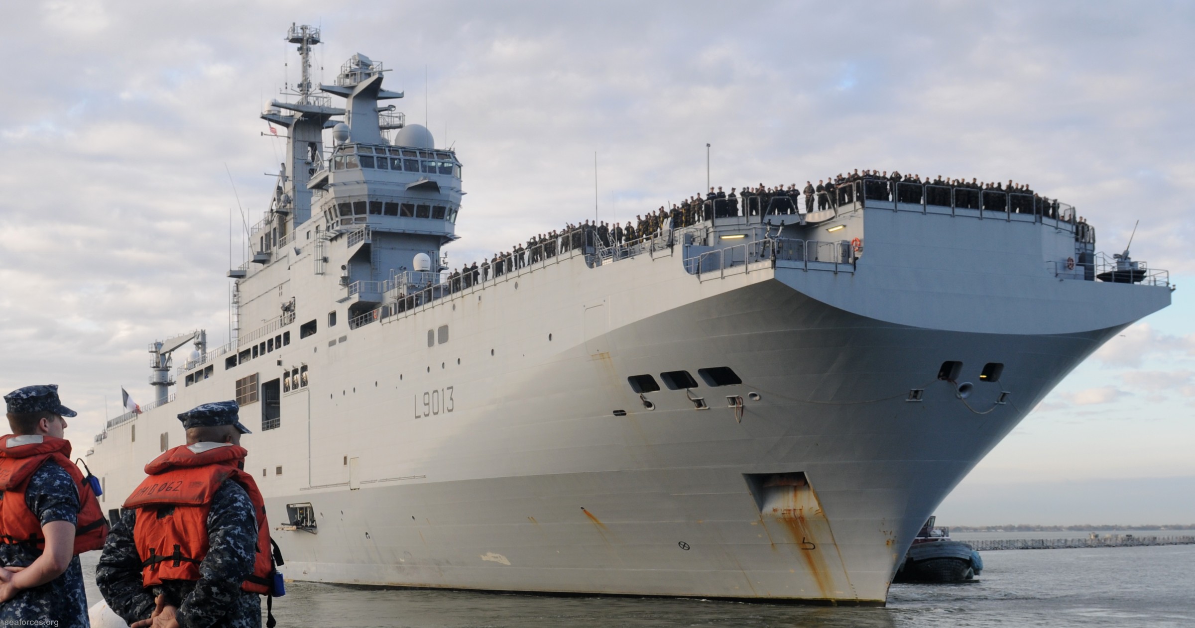 l-9013 fs mistral amphibious assault command ship french navy marine nationale 30