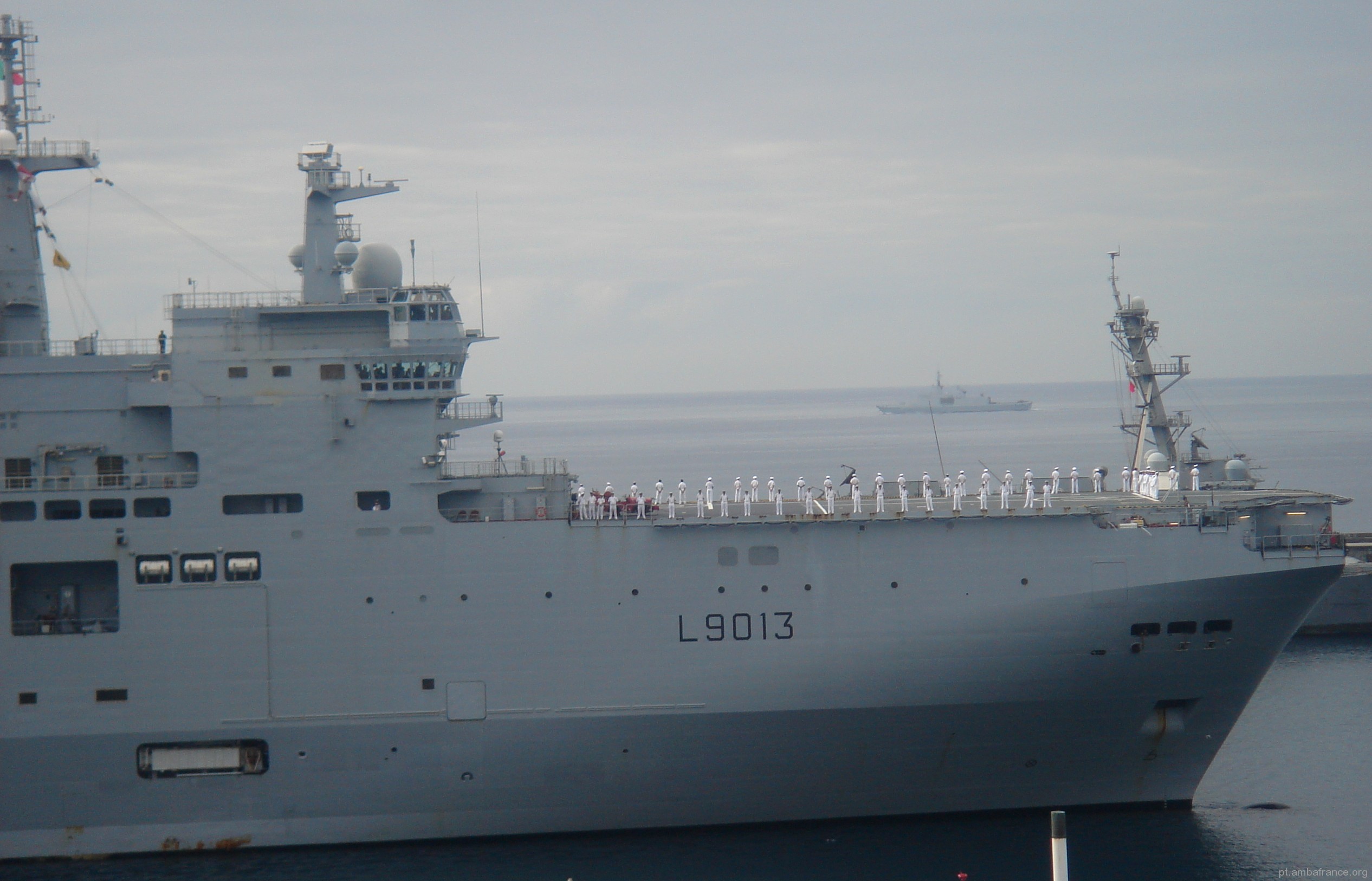 l-9013 fs mistral amphibious assault command ship french navy marine nationale 39