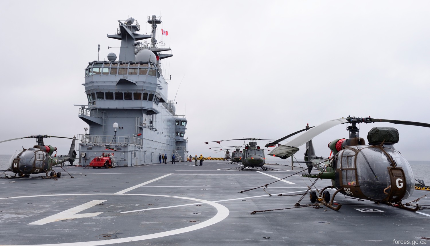 mistral class amphibious assault command ship lph bpc french navy marine nationale 42c flight deck helicopters