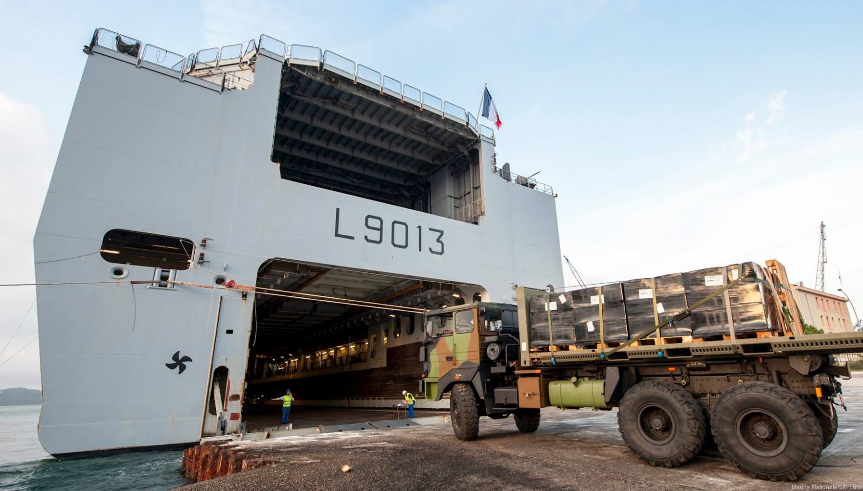 l-9013 fs mistral amphibious assault command ship french navy marine nationale 48