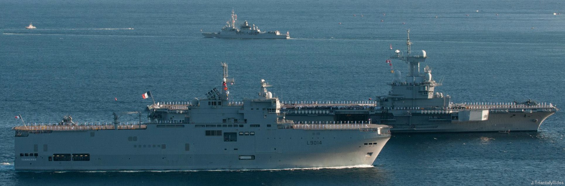 l-9014 fs tonnere mistral class amphibious assault command ship bpc french navy marine nationale 20